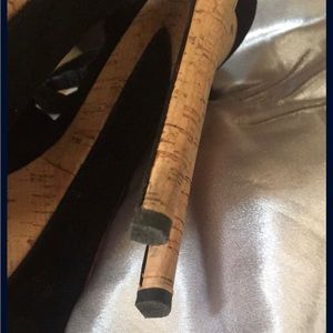 Bow tie ankle wrap cork platform... fit a size us women 8 or 8.5